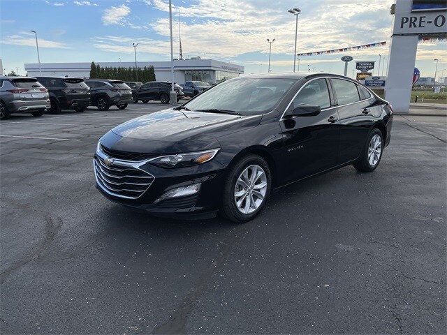 2025 Chevrolet Malibu 1LT photo 2