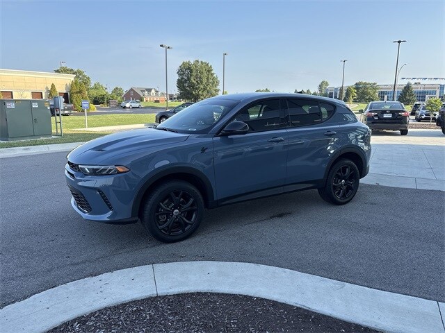 2024 Dodge Hornet GT photo 2