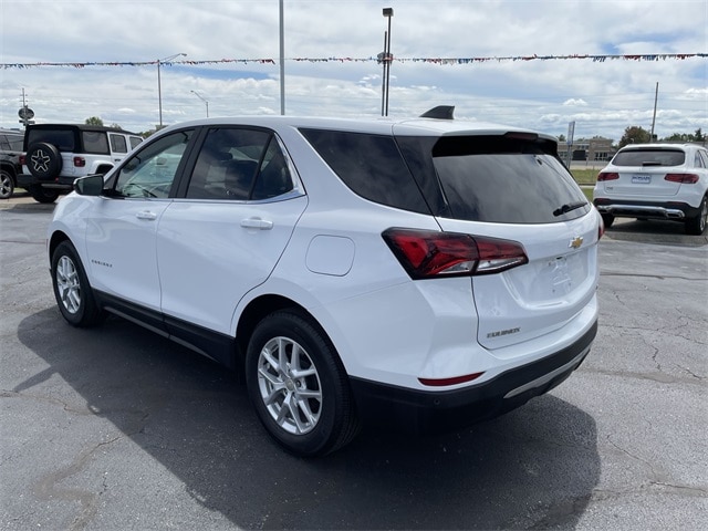 2023 Chevrolet Equinox LT photo 2
