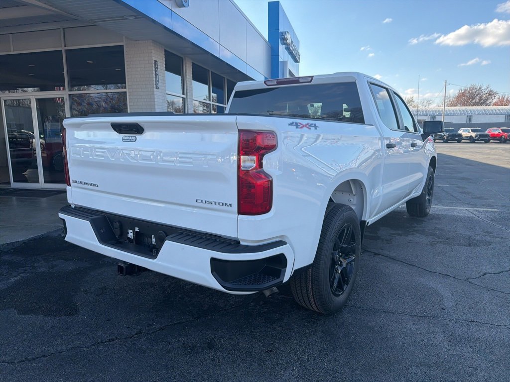 2026 Chevrolet Silverado 1500 Custom photo 3