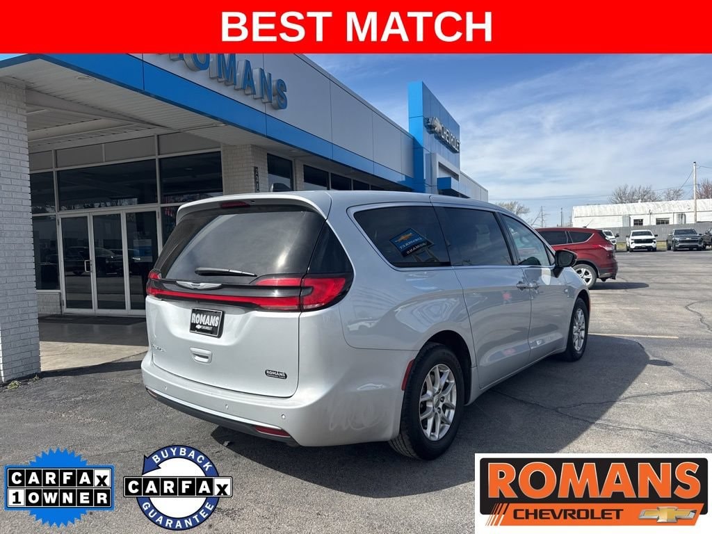 Used 2024 Chrysler Pacifica Touring L