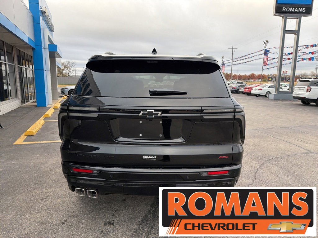 2026 Chevrolet Traverse RS photo 2