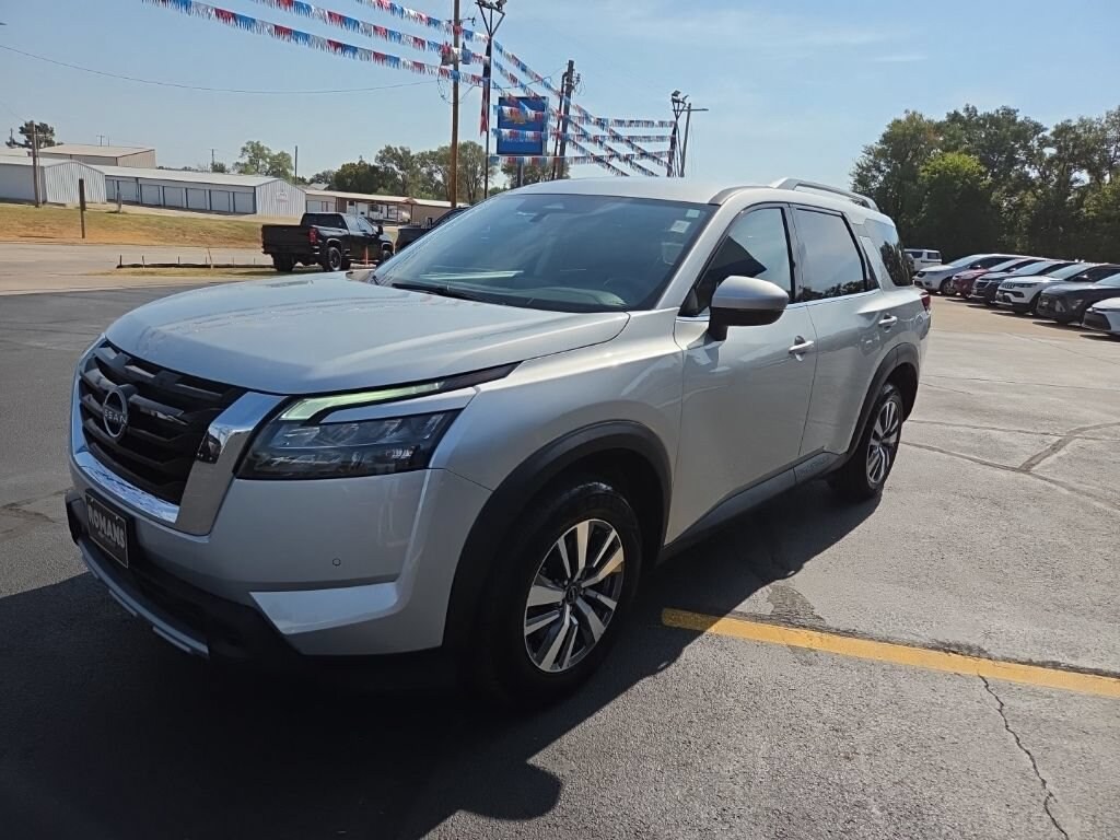 Used 2025 Nissan Pathfinder SL
