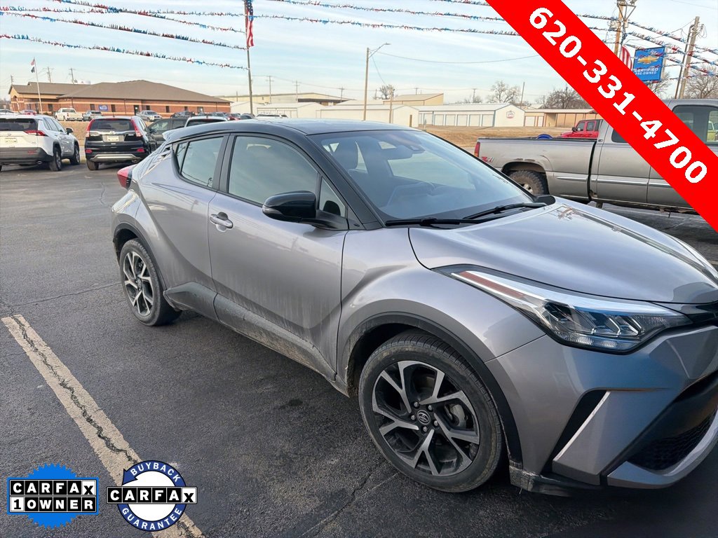 2020 Toyota C-HR XLE's photo