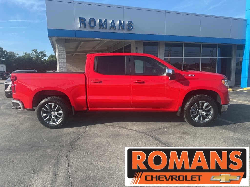 2025 Chevrolet Silverado 1500 LT photo 2