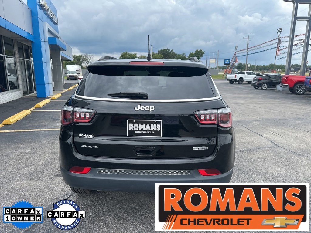 2023 Jeep Compass Latitude photo 2