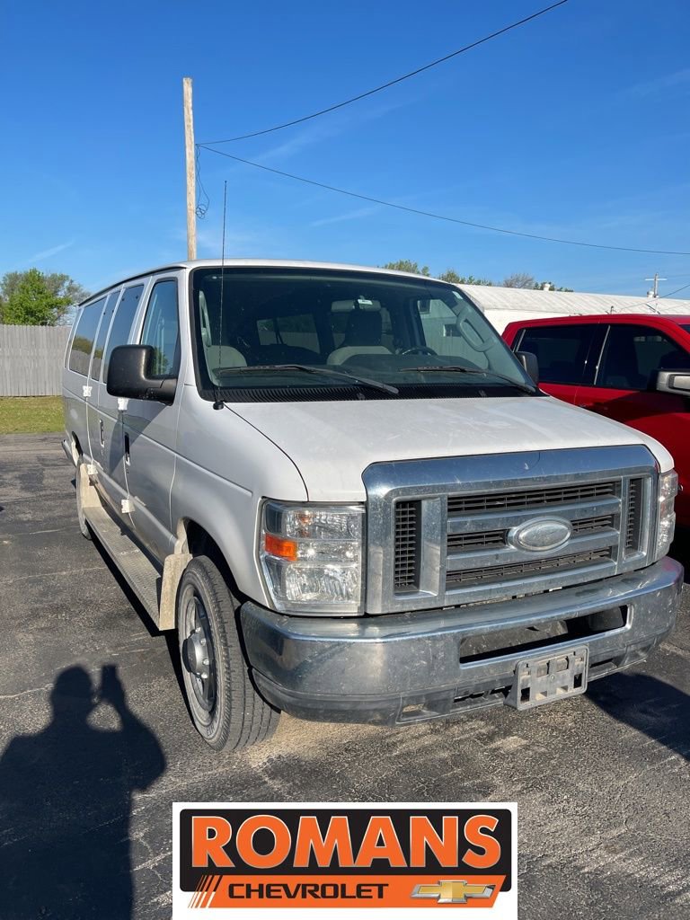 2014 Ford E-Series Econoline Wagon XL