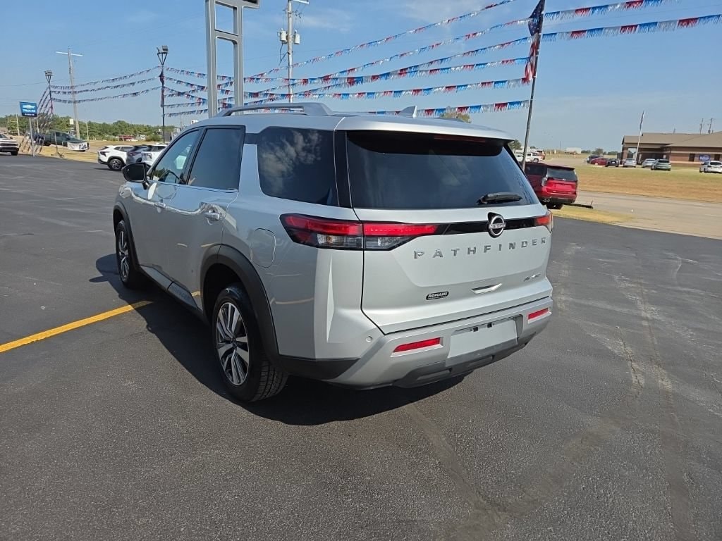 Used 2025 Nissan Pathfinder SL