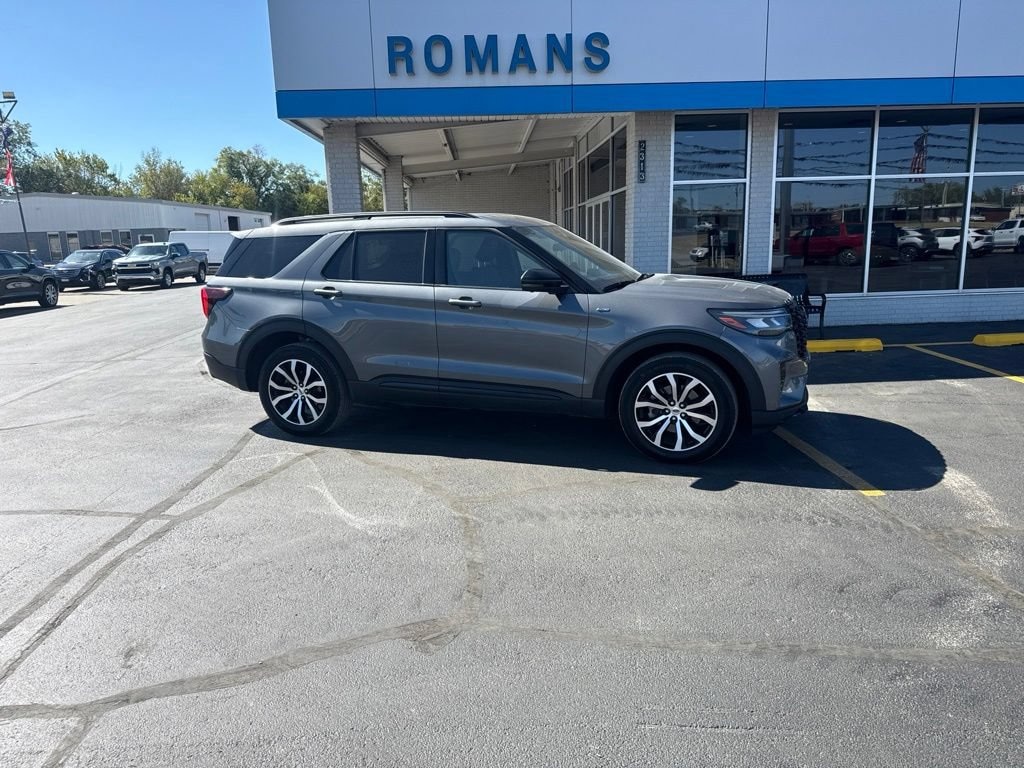 Used 2025 Ford Explorer ST-Line