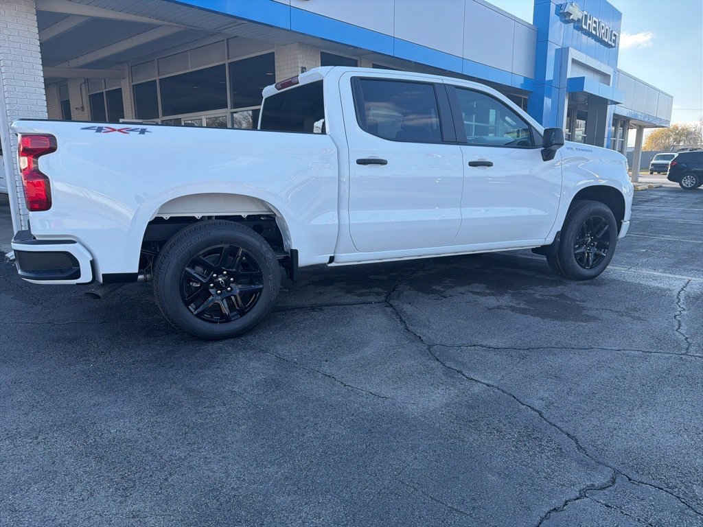 2026 Chevrolet Silverado 1500 Custom photo 2