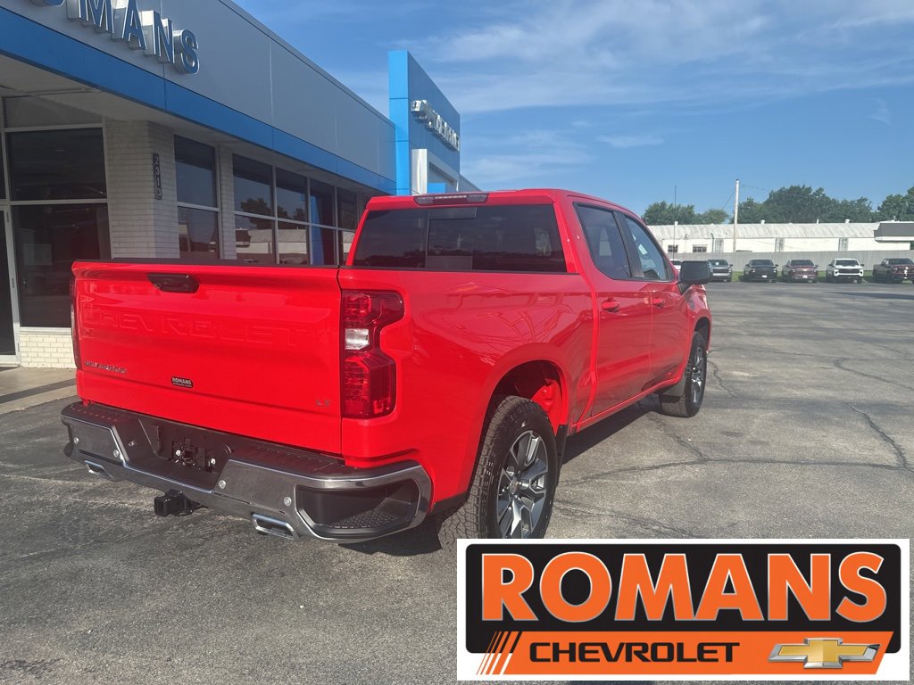 2025 Chevrolet Silverado 1500 LT photo 3