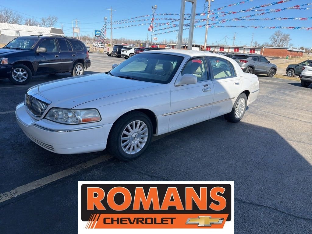 Used 2003 Lincoln Town Car Signature