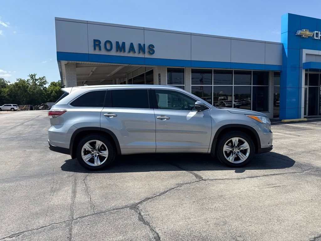 Used 2015 Toyota Highlander Limited with VIN 5TDDKRFH5FS155551 for sale in Independence, KS