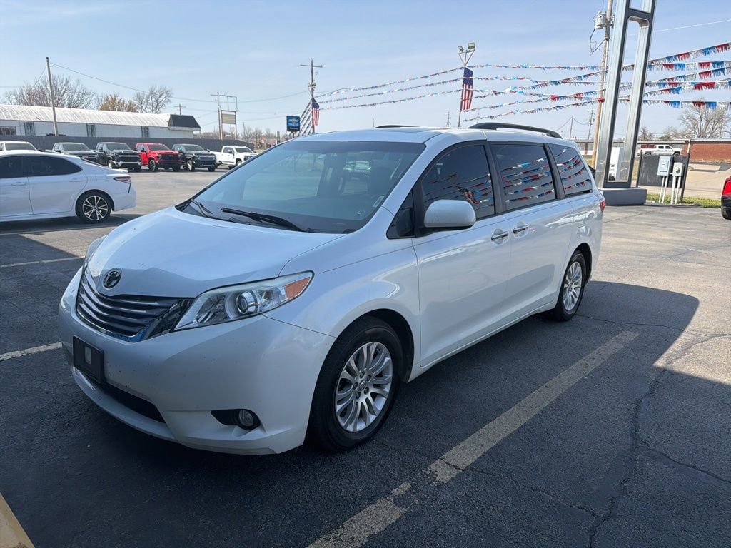 Used 2015 Toyota Sienna XLE with VIN 5TDYK3DC9FS650566 for sale in Independence, KS