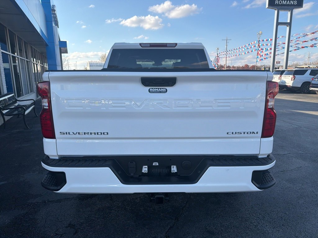 2026 Chevrolet Silverado 1500 Custom photo 4