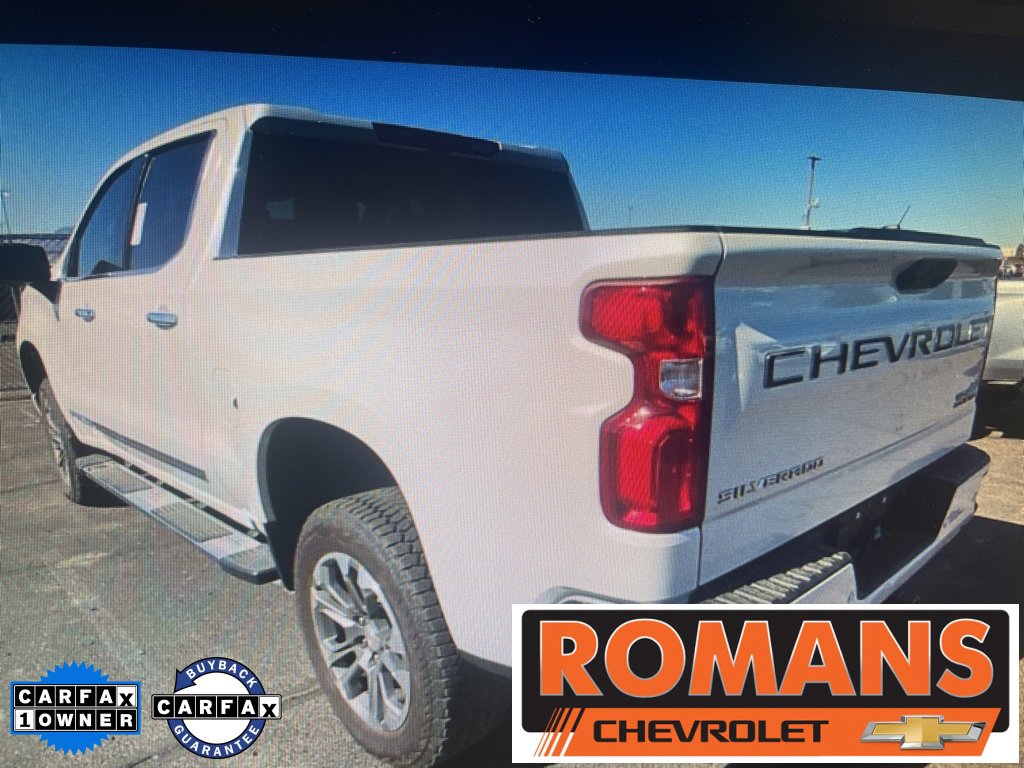2024 Chevrolet Silverado 1500 High Country photo 2