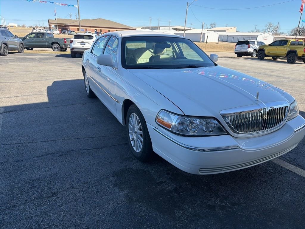 Used 2003 Lincoln Town Car Signature
