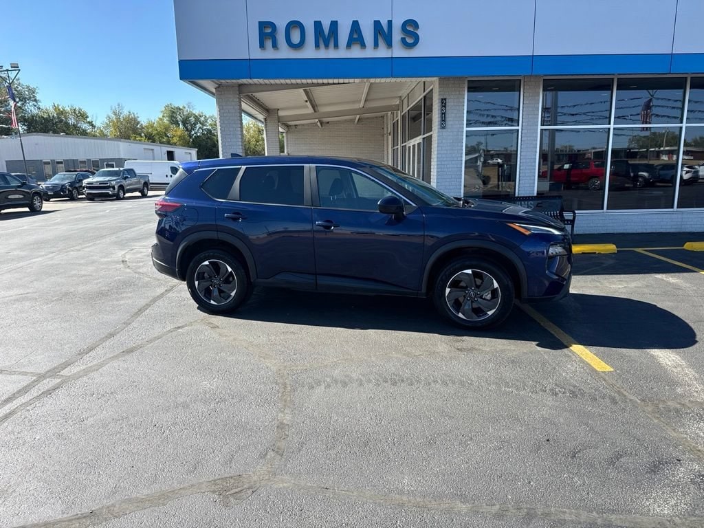 Used 2025 Nissan Rogue SV