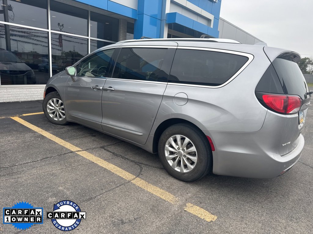 2018 Chrysler Pacifica Touring L photo 4