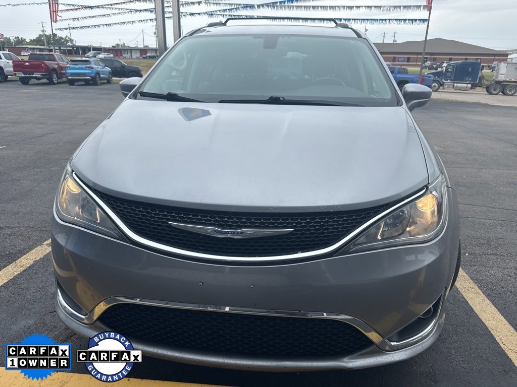 2018 Chrysler Pacifica Touring L photo 3