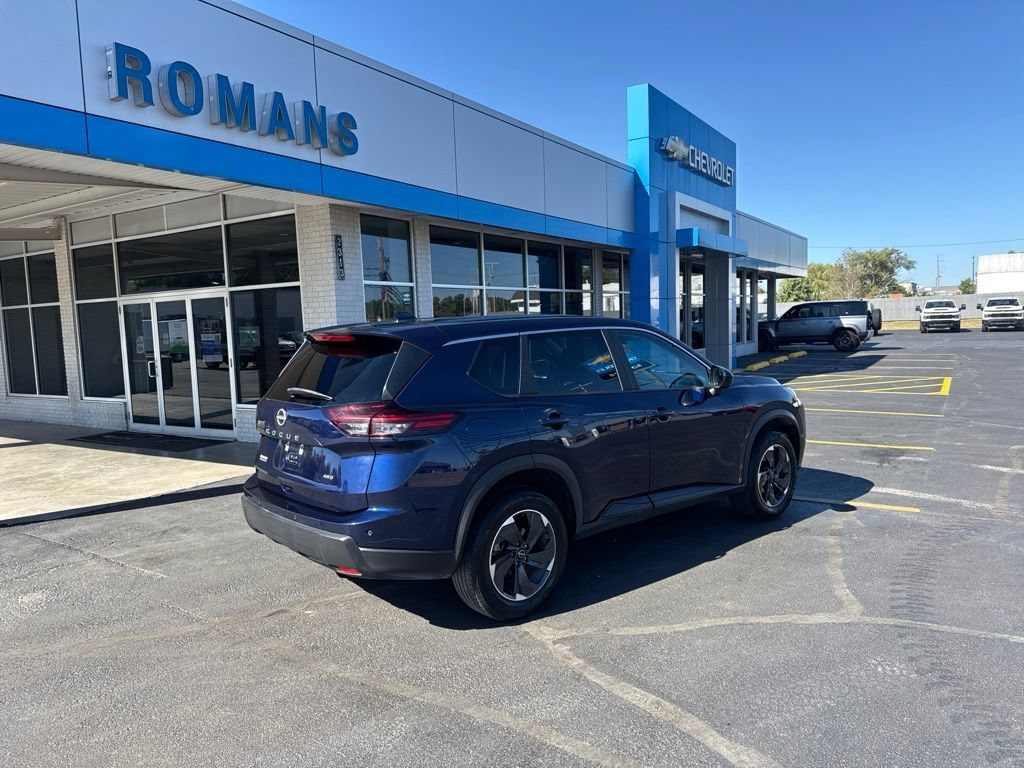 Used 2025 Nissan Rogue SV
