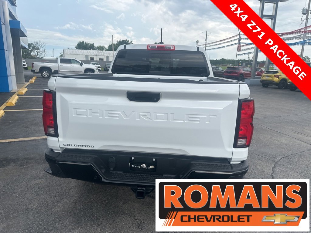 2025 Chevrolet Colorado Z71 photo 3
