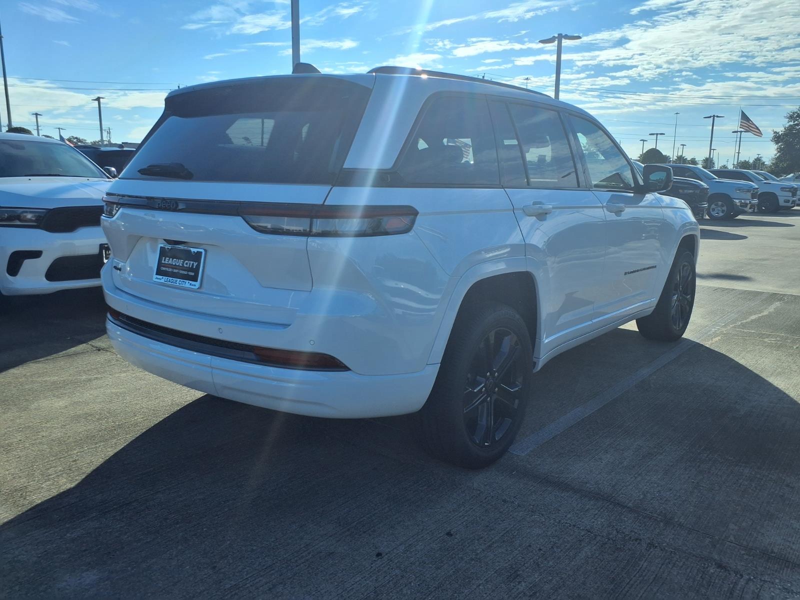 New 2027 Jeep Grand Cherokee 2 Row Limited Reserve Sport Utility