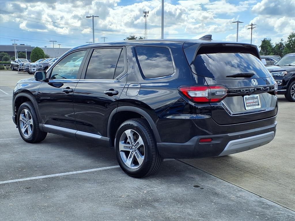 Used 2023 Honda Pilot EX-L 8 Passenger SUV