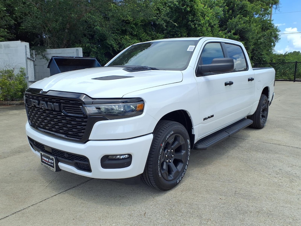 New 2026 Ram 1500 Express Crew Cab