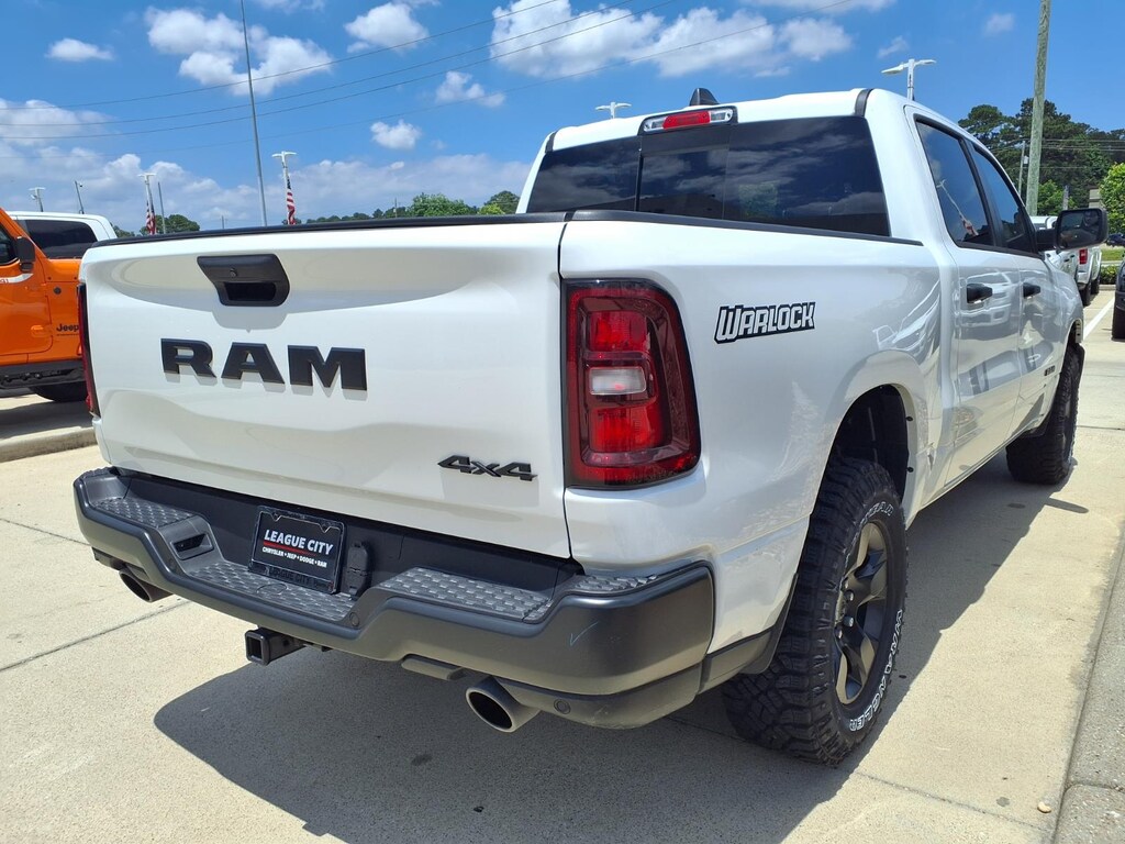 New 2026 Ram 1500 WARLOCK CREW CAB 4X4 5'7 BOX Pickup