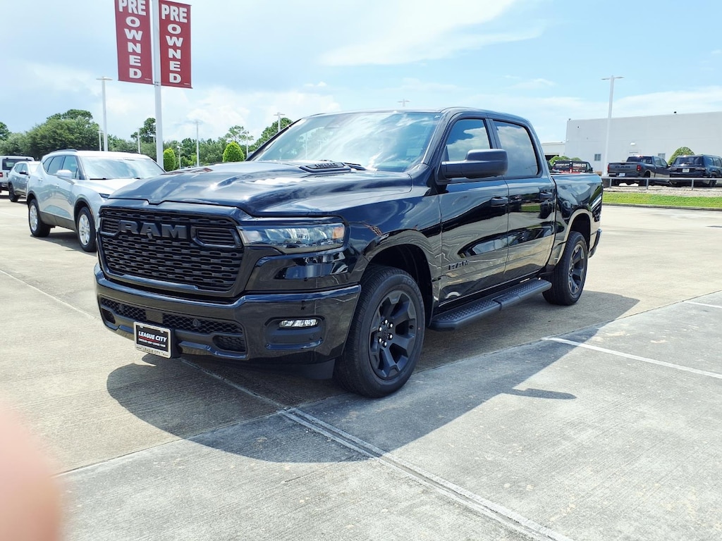 New 2026 Ram 1500 Express Crew Cab