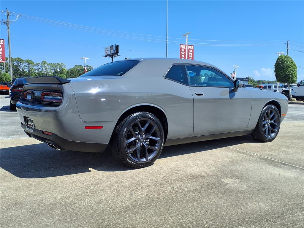 2023 Dodge Challenger SXT photo 4