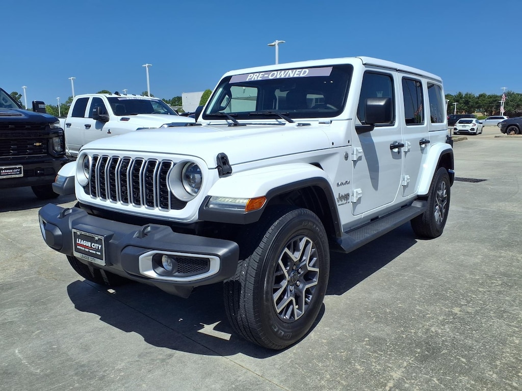 Used 2024 Jeep Wrangler 4-Door Sahara SUV