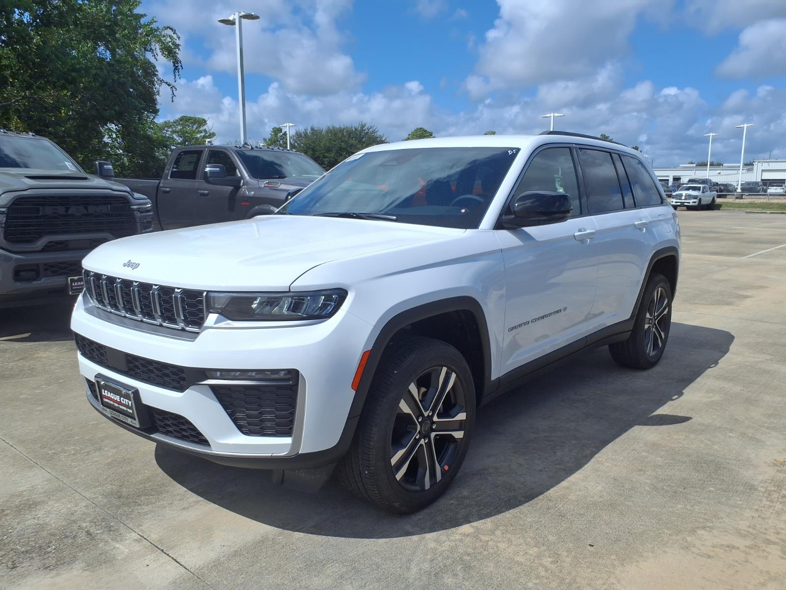 New 2027 Jeep Grand Cherokee LIMITED 4X4 Sport Utility