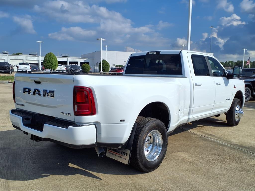 2026 RAM 3500 Laramie - Photo 4