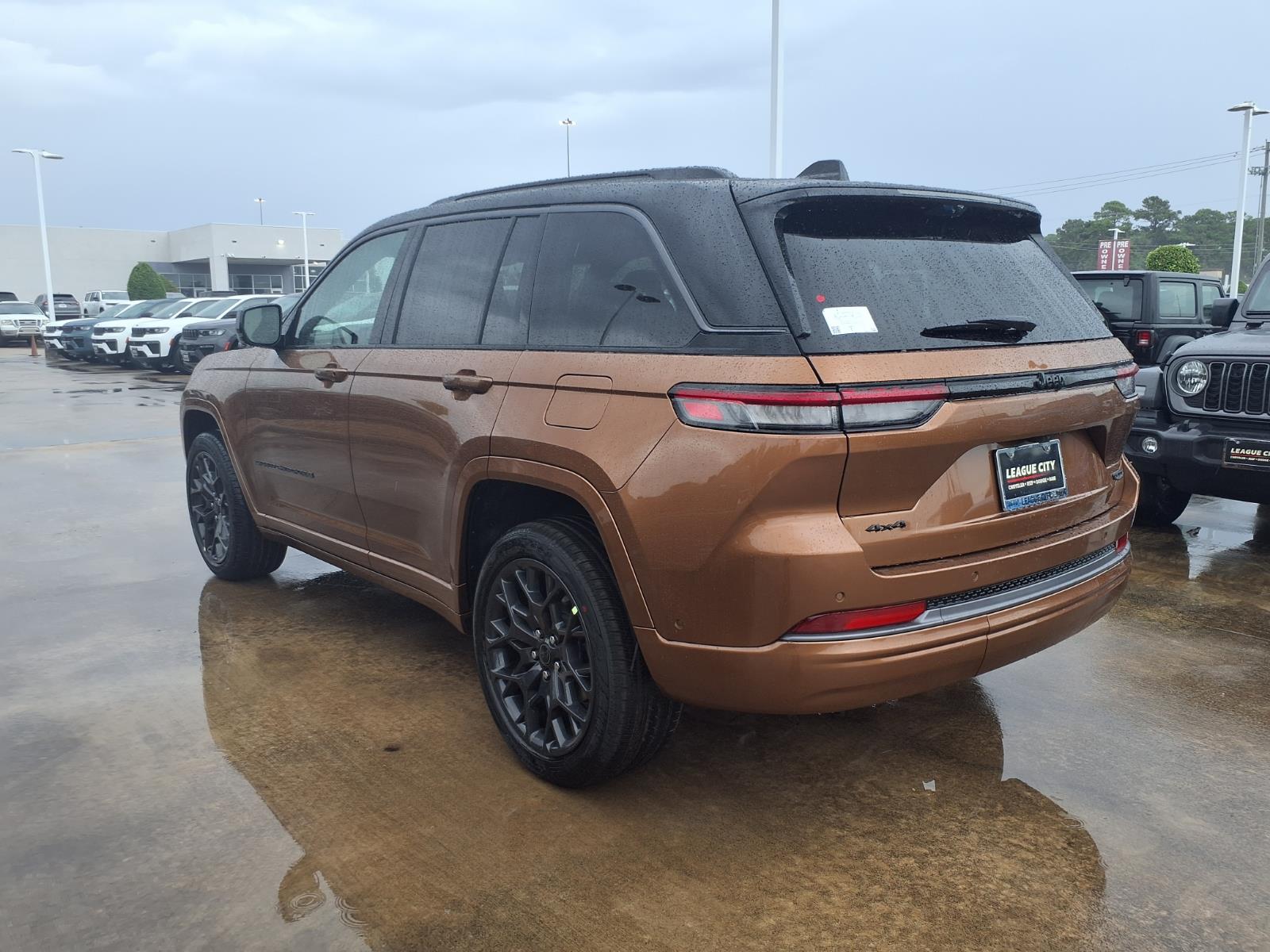 New 2027 Jeep Grand Cherokee 2 Row Summit Sport Utility