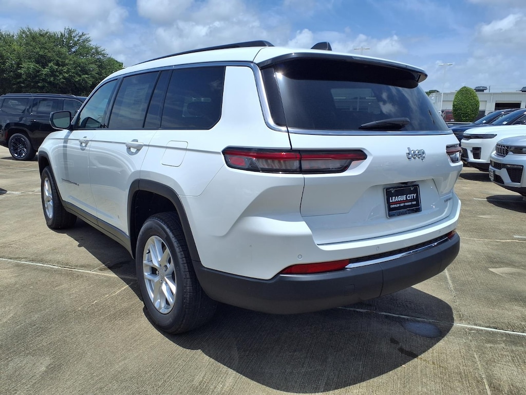New 2026 Jeep Grand Cherokee L Laredo Sport Utility