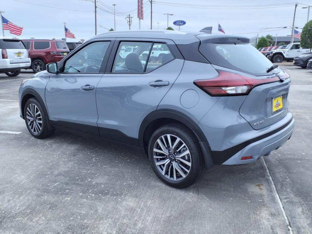 Used 2024 Nissan Kicks SV with VIN 3N1CP5CV5RL558118 for sale in Dickinson, TX