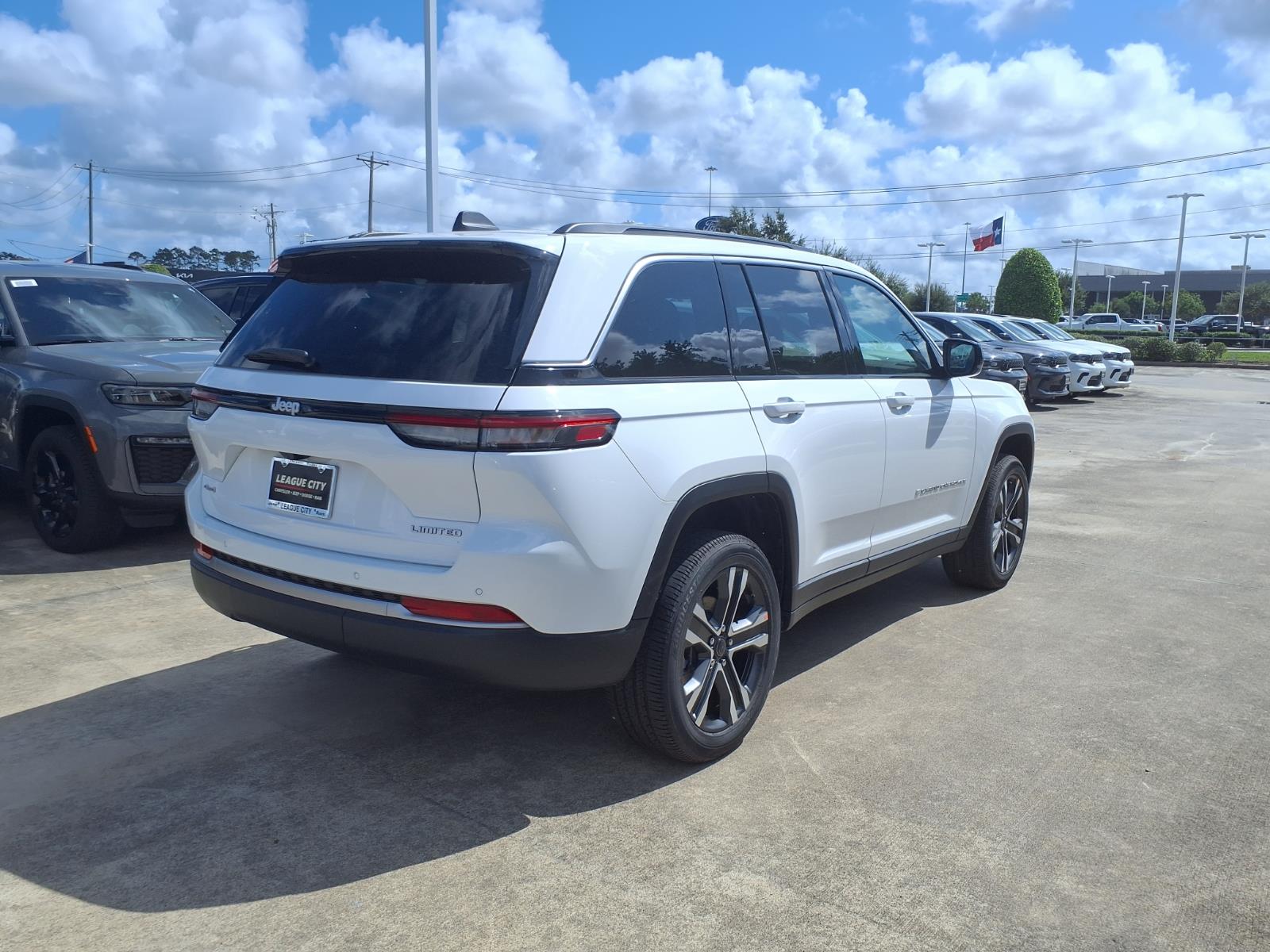 New 2027 Jeep Grand Cherokee LIMITED 4X4 Sport Utility