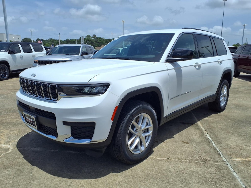 New 2026 Jeep Grand Cherokee L Laredo Sport Utility