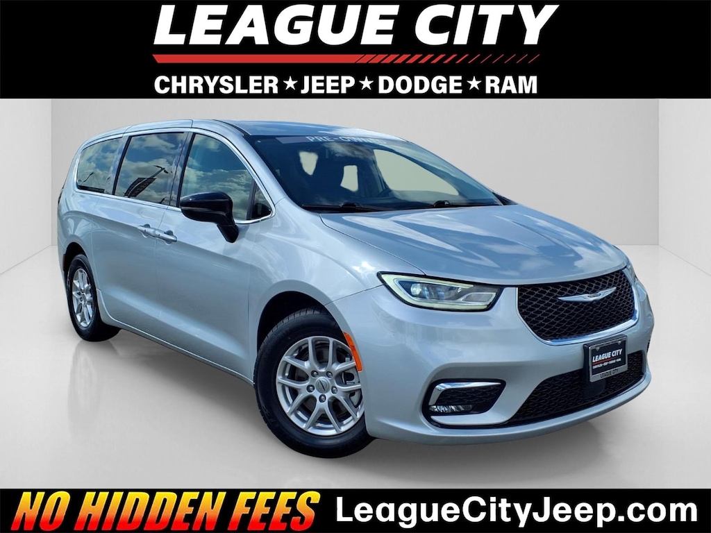 Used 2024 Chrysler Pacifica Touring L Touring L Mini-Van