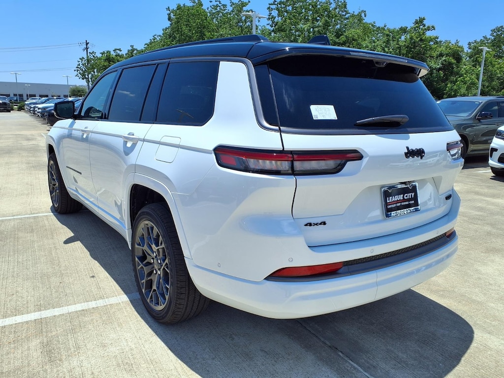New 2026 Jeep Grand Cherokee L Summit Sport Utility