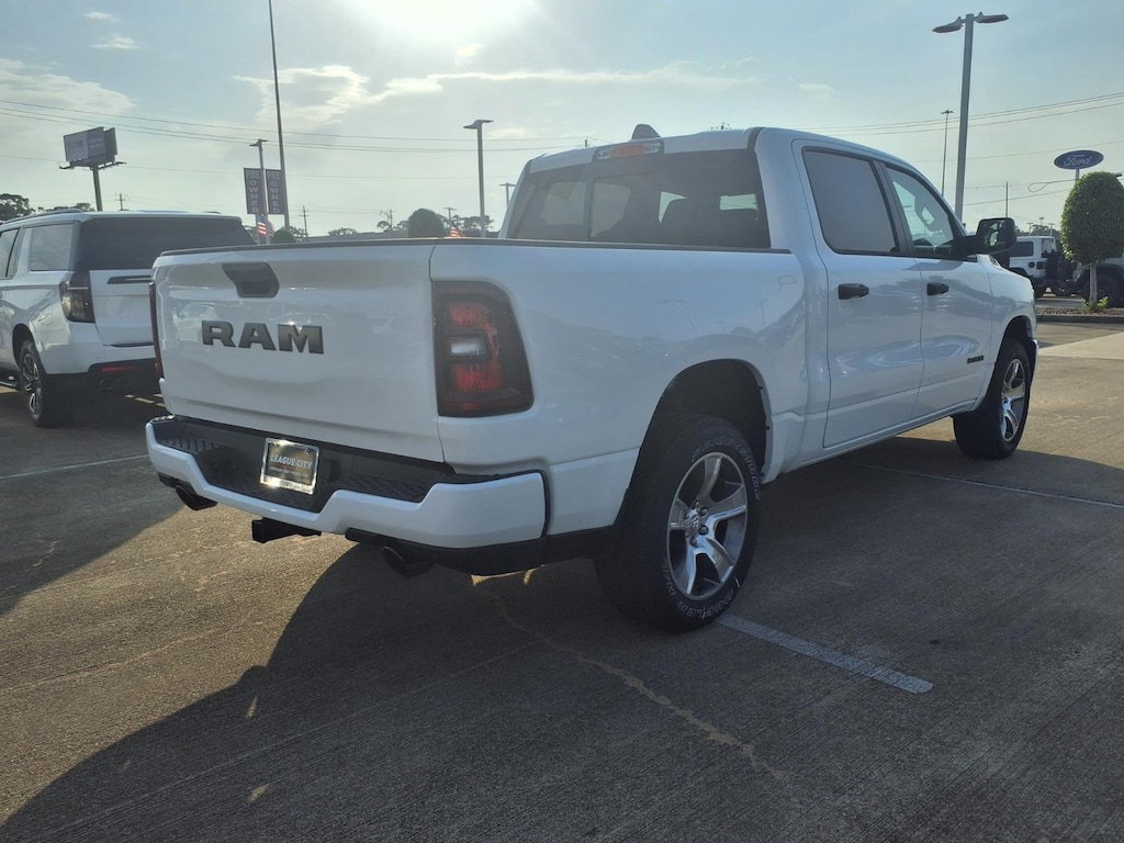 New 2026 Ram 1500 Express Crew Cab