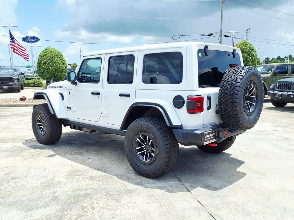 New 2026 Jeep Wrangler 4-Door Rubicon X Sport Utility