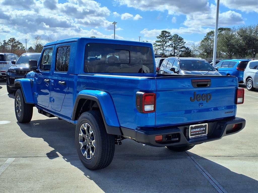 New 2026 Jeep Gladiator Sahara Pickup