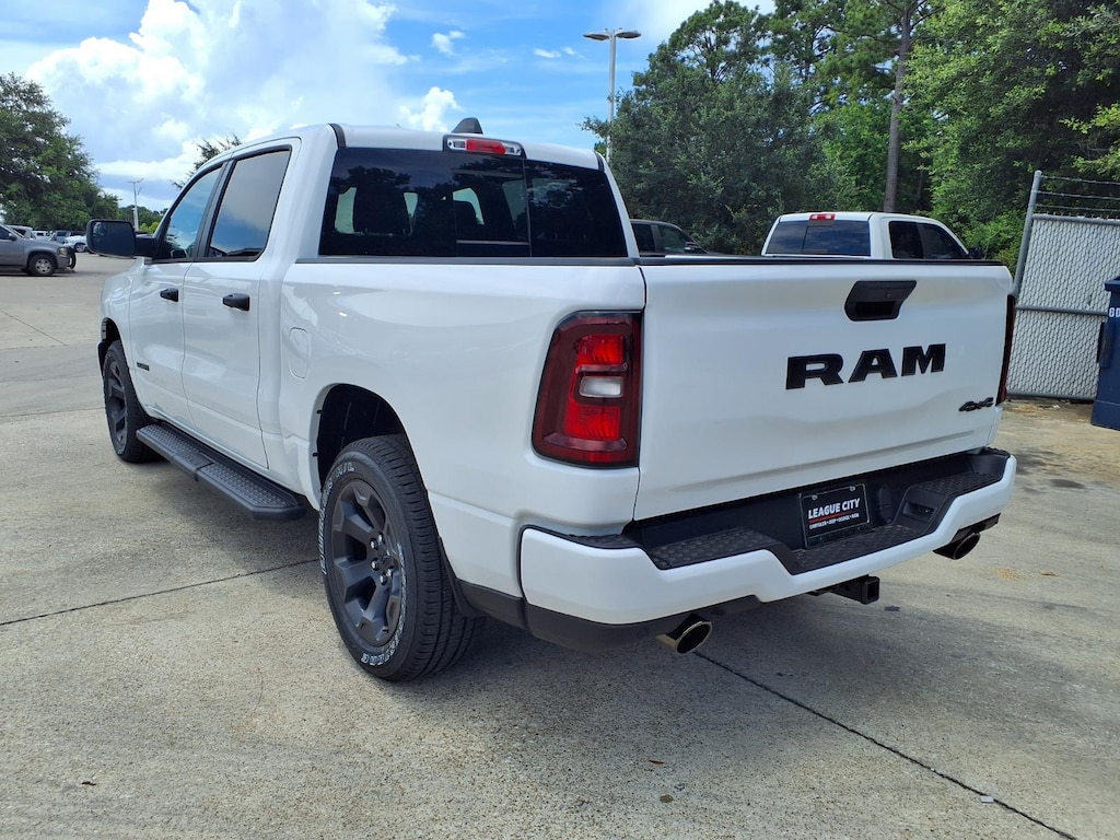 New 2026 Ram 1500 Express Crew Cab