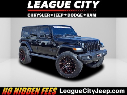 2021 Jeep Wrangler 4-Door Sahara SUV
