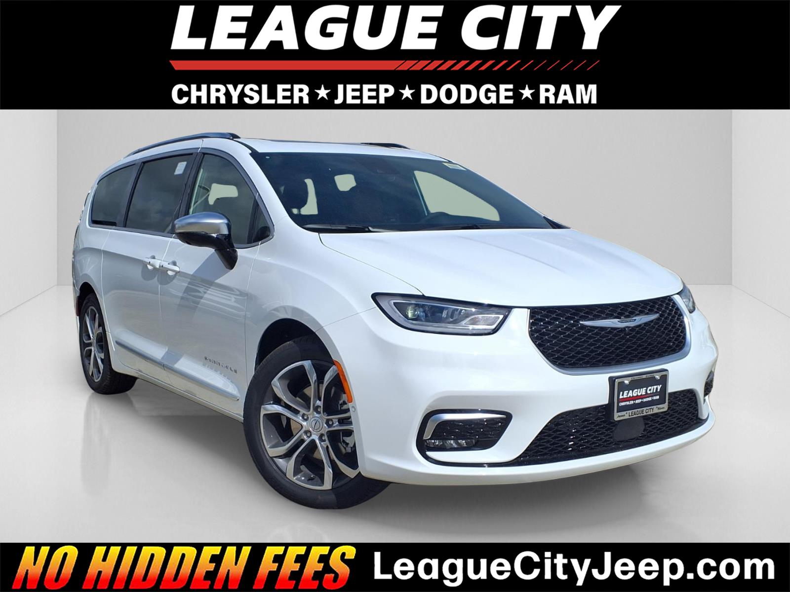 2026 Chrysler Pacifica Pinnacle's photo