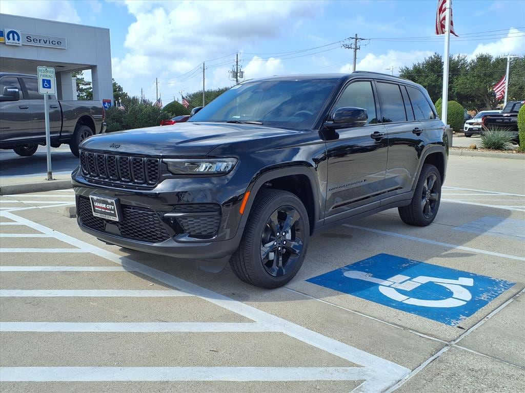 New 2025 Jeep Grand Cherokee Altitude X Sport Utility