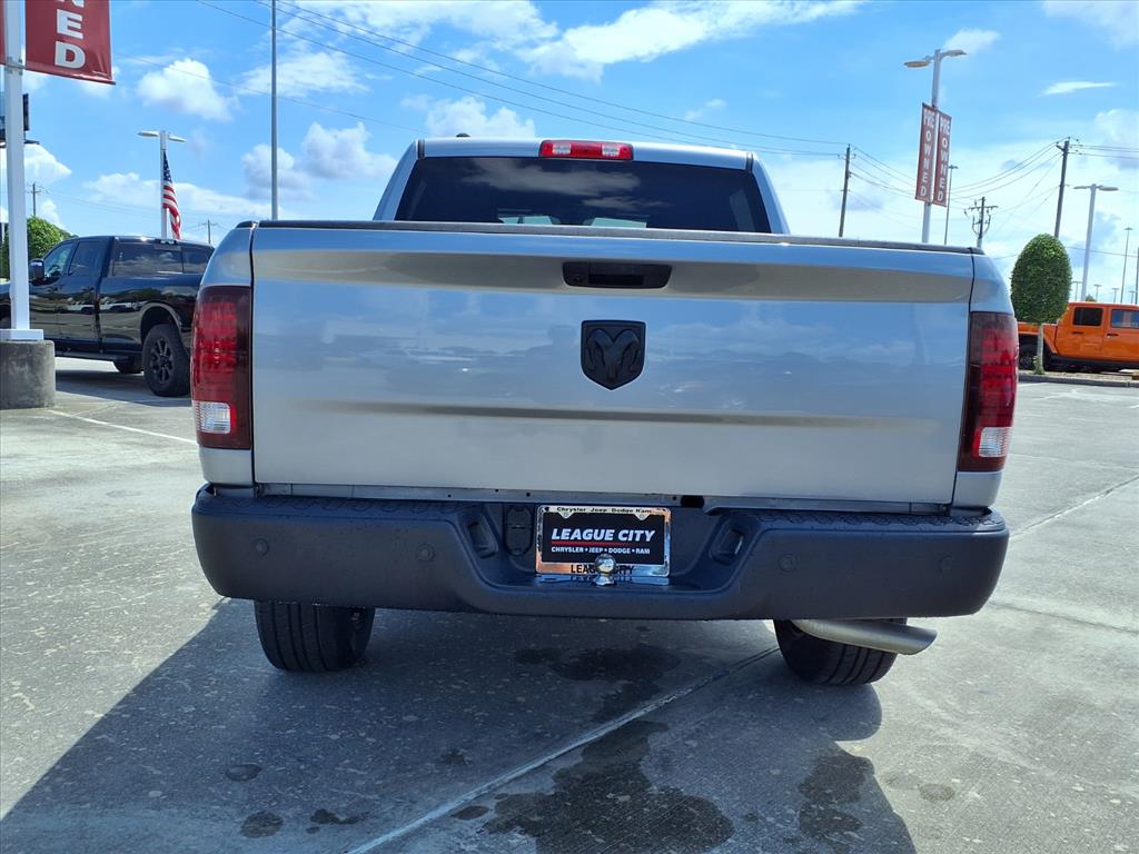 2024 Ram 1500 Warlock photo 3